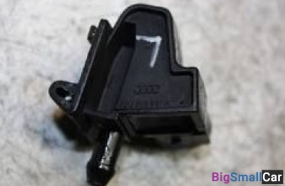 Форсунка омывателя стекла VAG 8D0955987A Левая с о Форсунка омывателя стекла VAG 8D0955987A Левая с о