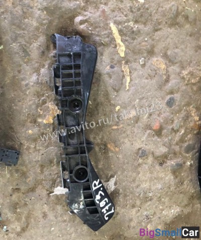 Крепление бампера правое Toyota Auris