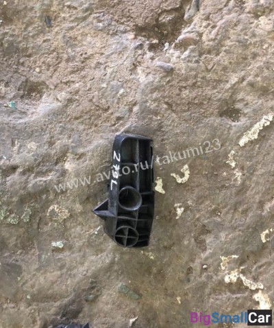 Крепление бампера Toyota Auris