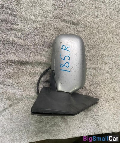 Зеркало правое Toyota Platz