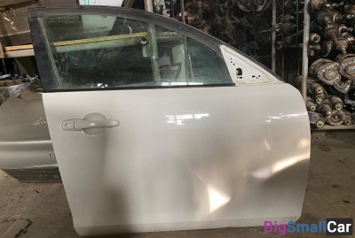 Дверь передняя правая Mazda Axela