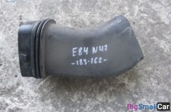 Патрубок вентиляционный (13 Подготовка и регулир. рабочей смеси) 13717798876