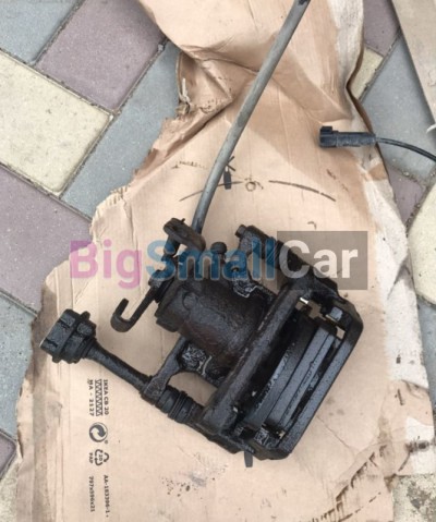 Задний левый суппорт Opel Astra j gtc 1.4