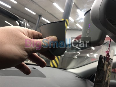 Установка видеорегистратора в штатном дизайне Mercedes CLS 63 AMG - купить Перми